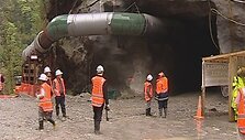 Kalnakasiai &scaron;alia užgriuvusios &scaron;achtos