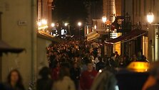 &Scaron;e&scaron;tadienio vakarą kultūros projekto &bdquo;Tebūnie naktis&ldquo; organizatoriai vilioja sostinėje pasigrožėti daugybe ypatingų meno projektų.