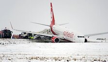 Pigių skrydžių bendrovės &bdquo;Air Berlin&ldquo; lėktuvas Dortmundo oro uoste nuvažiavo nuo pakilimo tako.
