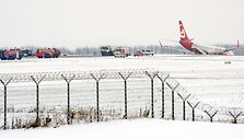 Pigių skrydžių bendrovės &bdquo;Air Berlin&ldquo; lėktuvas Dortmundo oro uoste nuvažiavo nuo pakilimo tako.