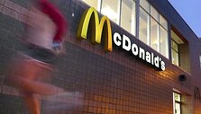 &bdquo;McDonald's&ldquo; pelnas auga