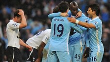 Mario Balotelli (antras i&scaron; de&scaron;inės) &scaron;į kartą atliko ne juokdario, o didvyrio vaidmenį.