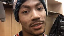 Derrickas Rose'as.