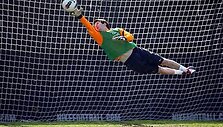 Lionelis Messi demonstruoja, jog galėtų žaisti ir vartininku.