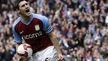 Su &bdquo;Manchester City&ldquo; klubu G.Barry pasira&scaron;ė 5 metų sutartį.