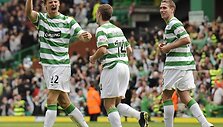 G.Loovensas (kairėje) pergalę &bdquo;Celtic&ldquo; klubui i&scaron;plė&scaron;ė jau tiksint teisėjo pridėtam laikui