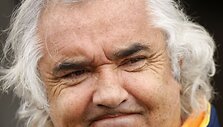 Prane&scaron;ama, jog nepavykus su&scaron;velninti jam skirtos bausmės F.Briatore gali ry&scaron;tis įkurti alternatyvų &bdquo;Formulei-1&ldquo; čempionatą