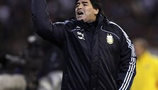 D.Maradona piktinasi, jog reikalai Argentinos rinktinėje yra sprendžiami be jo žinios