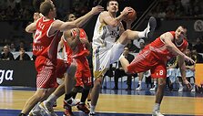 J.Mačiulis (de&scaron;inėje) buvo rezultatyviausias, bet &bdquo;Armani Jeans&ldquo; neprilygo &bdquo;Real&ldquo;