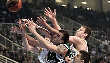 Milžinų dvikova Atėnuose baigėsi Madrido &bdquo;Real&ldquo; (balta apranga) pergale