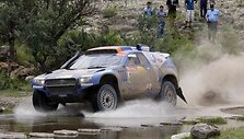 Automobilių grupėje pirmaujančio N.Al-Attiyaho persvara prie&scaron; persekiotojus siekia 1 min. 19 sek.