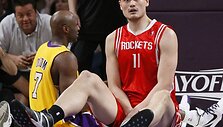 Dėl kojos traumos Y.Mingas yra priverstas praleisti visą 2009-2010 metų NBA lygos sezoną