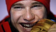 Vieną olimpinį aukso medalį &Scaron;veicarijai Vankuveryje i&scaron;kovojo Dario Cologna, triumfavęs vyrų 15 km slidinėjimo varžybose