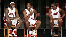 L.Jamesas, D.Wade'as ir Ch.Boshas kitą sezoną rungtyniaus vienoje komandoje
