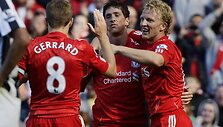 Pergalingą įvartį &bdquo;Liverpool&ldquo; klubui pelnė F.Torresas (viduryje)