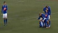 Futbolininkai suvaidino tualetą