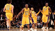 Beveik du trečdaliai NBA klubų vadovų prognozuoja, jog lygos čempione trečią sezoną i&scaron; eilės taps &bdquo;Lakers&ldquo; ekipa
