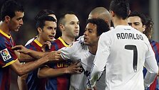 Barselonos žaidėjai stos į kovą su karali&scaron;kuoju Madrido klubu.