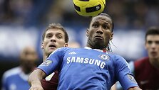 &bdquo;Chelsea&ldquo; (mėlyna apranga) ir &bdquo;Aston Villa&ldquo; i&scaron;siskyrė taikiai.