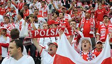Lenkijos futbolo sirgaliai garsėja agresyvumu.