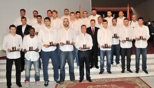 Makedonijos krep&scaron;inio rinktinė su &bdquo;Medaliais už nuopelnus Makedonijai&ldquo;.