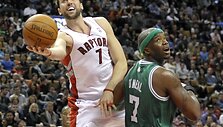 Andrea Bargnani galėjo i&scaron;plė&scaron;ti pergalę, tačiau nepataikė i&scaron; po krep&scaron;io.
