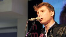 &bdquo;Franz Ferdinand&ldquo; vokalistas Alexas Kapranosas