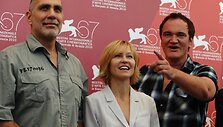 Komisijos nariai i&scaron; kairės: meksikiečių ra&scaron;ytojas Guillermo Arriaga, aktorė Ingeborga Dapkūnaitė ir žiuri pirmininkas Quentinas Tarantino