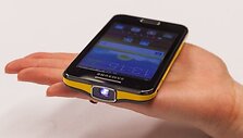 &bdquo;Samsung Galaxy Beam&ldquo; i&scaron;manusis telefonas su projektoriumi