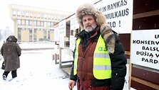 Prie Seimo 41 dieną badavęs Eduardas &Scaron;ablinskas dėl sveikatos problemų buvo i&scaron;vežtas į ligoninę. 