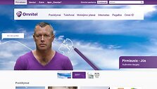 Internete plintančiame montaže ant &bdquo;Omnitel&ldquo; svetainės &bdquo;užklijuota&ldquo; D.Kedžio nuotrauka.