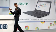&bdquo;Chrome&ldquo; viceprezidentas Sundaras Pichai pristato kompiuterius &bdquo;Chromebook&ldquo;.
