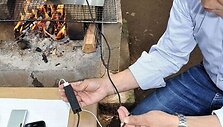Termoelektrinis katiliukas &bdquo;Hatsuden-Nabe&ldquo; &scaron;ilumos energiją paverčia elektra. 