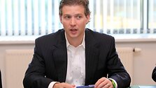 JAV Valstybės sekretorės Hillary Clinton patarėjas technologijų klausimais Alecas Rossas. 