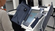 Kompanijos &bdquo;Diebold&ldquo; el. balsavimo automatas.