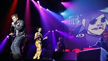 Damonas Albarnas su grupe &bdquo;Gorillaz&ldquo; 2010-aisiais Paryžiuje