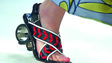 Marni 2015 m. pavasario-vasaros kolekcijos modelis