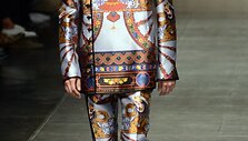 &bdquo;Dolce & Gabbana&ldquo; 2016 m. pavasario-vasaros kolekcijos modelis