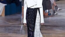 &bdquo;Christian Dior&ldquo; 2016 m. pavasario-vasaros auk&scaron;tosios mados kolekcijos modelis