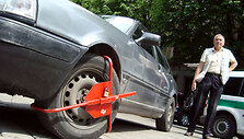 Užblokuotas Vytauto Vasilenko automobilio ratas.