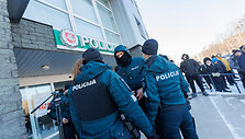 Dingusios mergaiės paie&scaron;kos