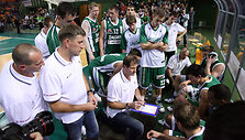 Baltijos krep&scaron;inio lygos (BBL) taurės turnyro finale kovoja Kauno &bdquo;Žalgiris&ldquo; ir Vilniaus &bdquo;Lietuvos rytas&ldquo;.