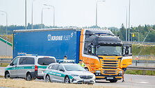 Automobilių patikra prie Lenkijos sienos