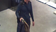Policija pra&scaron;o atpažinti vyrą