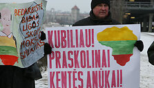 A.Kubilių pasitiko mitinguotojai