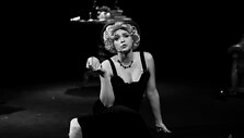 Spektaklis &bdquo;(Ne)Pažįstama&ldquo; pagal Marilyn Monroe užrašus