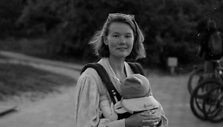Ieva kartu su kitomis mamomis fiksuoja ir kalba apie patyriminę motinystę