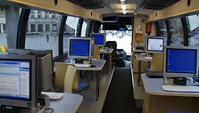 Po miestus partnerius keliaujantis bibliobusas yra mobili biblioteka. I&scaron; i&scaron;orės įprastai atrodančioje transporto priemonėje yra įrengtos &scaron;iuolaiki&scaron;kos darbo vietos su kompiuteriais, interneto ry&scaron;iu ir pana&scaron;iais dalykais.