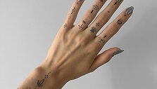 Laikinas tatuiruotes Augustė pie&scaron;ia Jagua geliu 