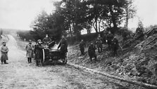 Lietuvos kariuomenės 5-ojo pėstininkų Lietuvos Didžiojo kunigaik&scaron;čio Kęstučio pulko kariai aprūpinami maistu lauko virtuvėje lenkų fronte, 1920 m.